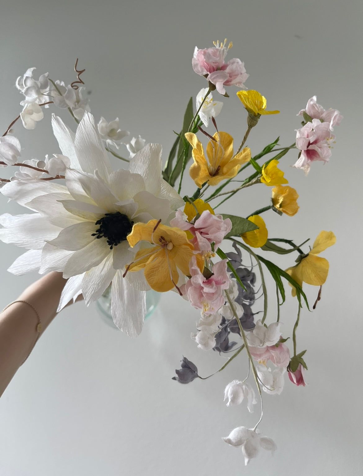 CREPE PAPIRBLOMSTER: HVID DAHLIA